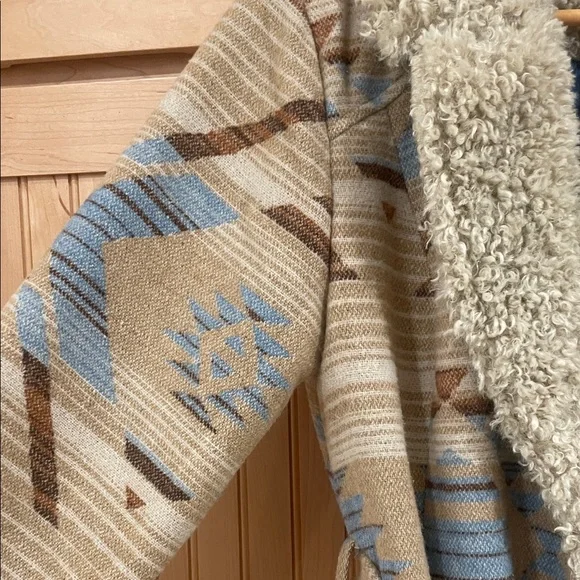 Idyllwind Women's Lynn Southwestern Print Fur Collar Shacket XS - Picture 7 of 8